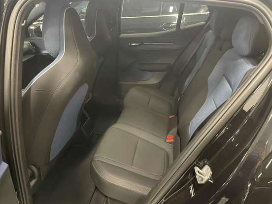 VOLVO-EX30-2024