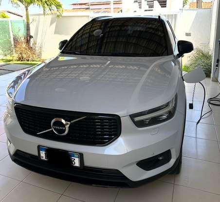 VOLVO-XC40-2020