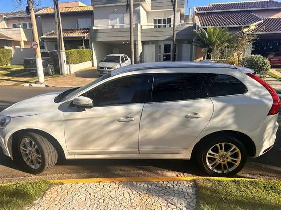 VOLVO-XC60-2013