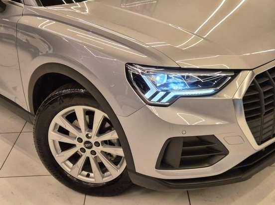 AUDI-Q3-2021