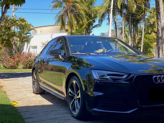 AUDI-A4-2017