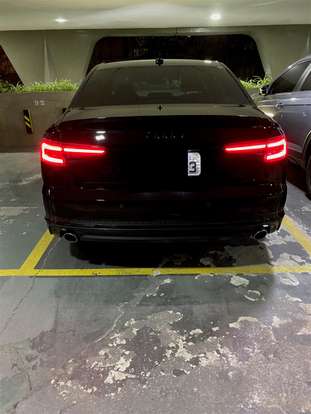 AUDI-A4-2017