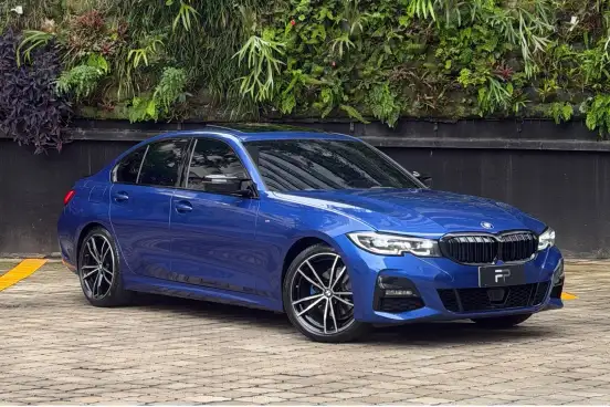 BMW-320i-2021
