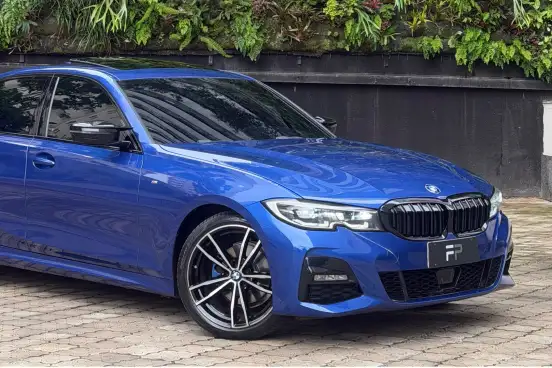 BMW-320i-2021