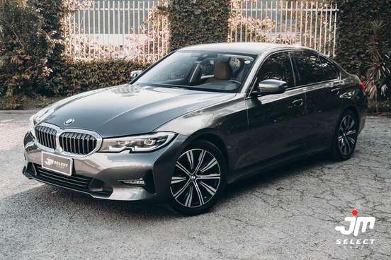 BMW-320i-2022