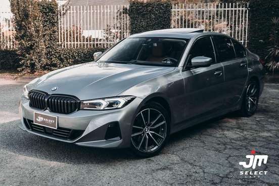 BMW-320i-2023
