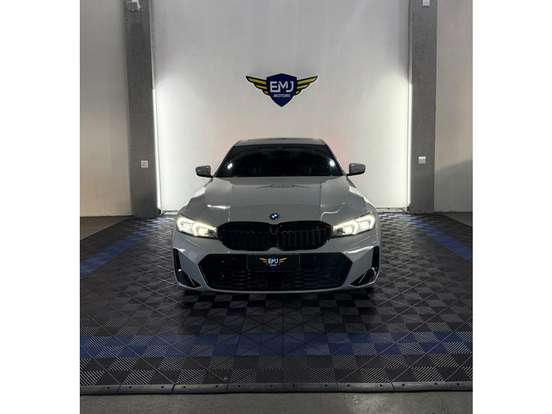 BMW-330e-2023