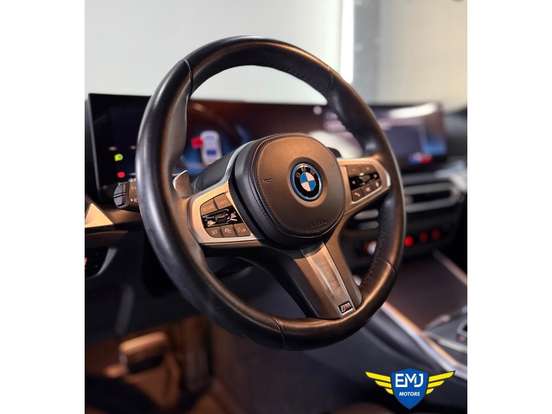 BMW-330e-2023