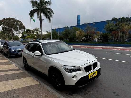 BMW-X1-2.0 16V GASOLINA SDRIVE18I 4P AUTOMÁTICO BMW-X1-2011