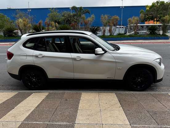 BMW-X1-2.0 16V GASOLINA SDRIVE18I 4P AUTOMÁTICO BMW-X1-2011