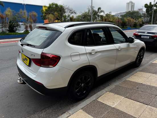 BMW-X1-2.0 16V GASOLINA SDRIVE18I 4P AUTOMÁTICO BMW-X1-2011