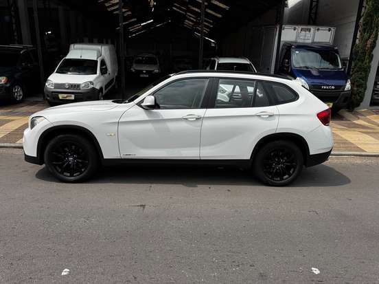 BMW-X1-2011