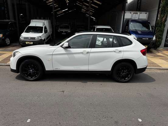 BMW-X1-2.0 16V GASOLINA SDRIVE18I 4P AUTOMÁTICO BMW-X1-2011