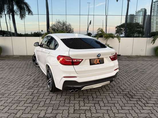 BMW-X4-2015