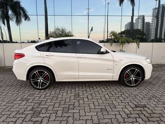 BMW-X4-2015