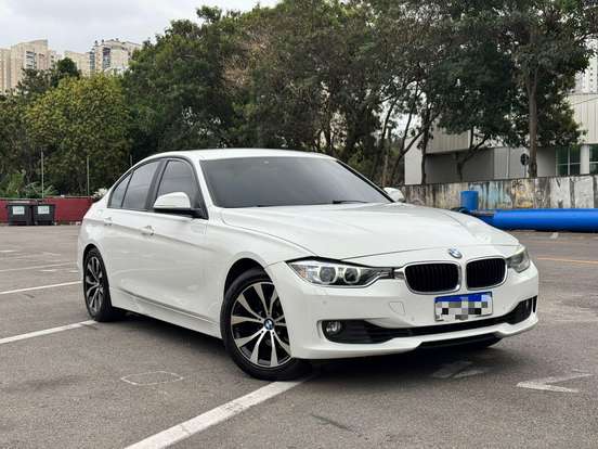 BMW-320i-2013