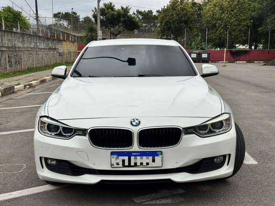 BMW-320i-2013