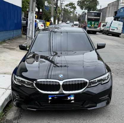 BMW-320i-2022