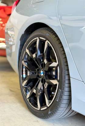 BMW-320i-2025