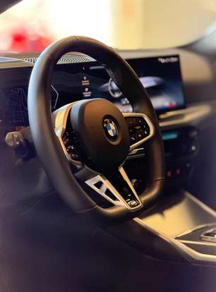 BMW-320i-2025