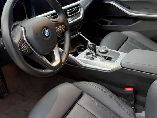 BMW-320i-2.0 16V TURBO GASOLINA SPORT GP AUTOMÁTICO BMW-320i-2020