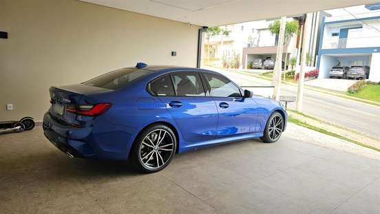 BMW-330e-2022