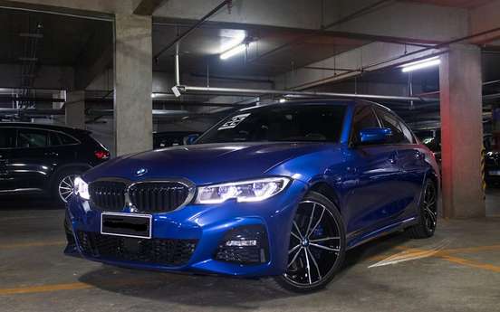 BMW-330e-2022