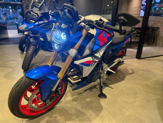 BMW F 900 R SPORT PLUS 