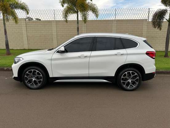 BMW-X1-2.0 16V TURBO ACTIVEFLEX SDRIVE20I X-LINE 4P AUTOMÁTICO BMW-X1-2020