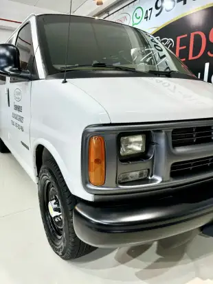 CHEVROLET-SUBURBAN-2001