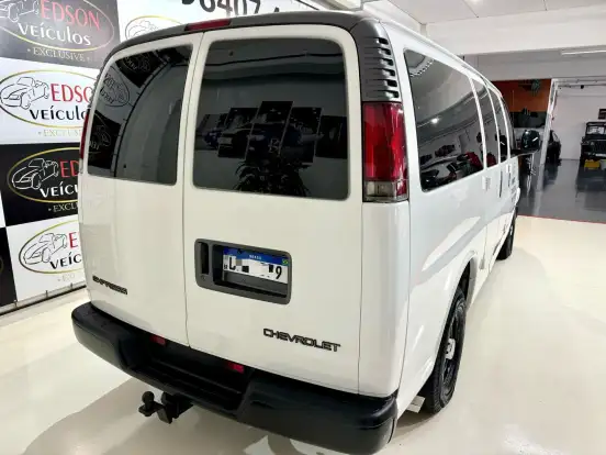 CHEVROLET-SUBURBAN-2001