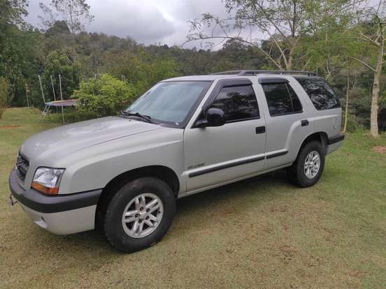 CHEVROLET-BLAZER-2.4 MPFI ST 4X2 8V GASOLINA 4P MANUAL CHEVROLET-BLAZER-2001