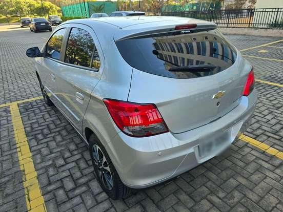 CHEVROLET-ONIX-2014