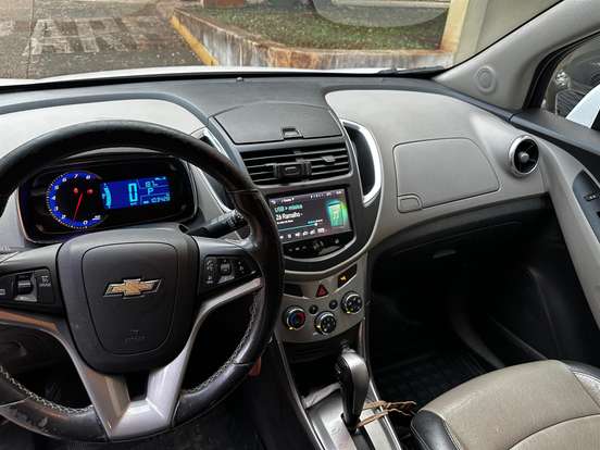 CHEVROLET-TRACKER-2015