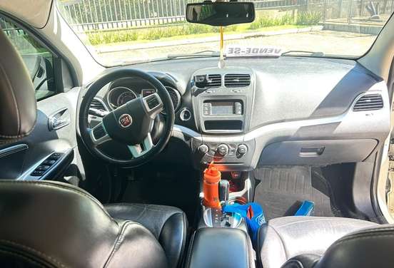 FIAT-FREEMONT-2012