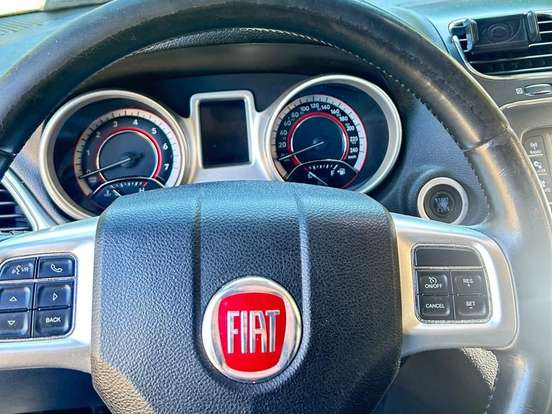 FIAT-FREEMONT-2.4 PRECISION 16V GASOLINA 4P AUTOMÁTICO FIAT-FREEMONT-2012