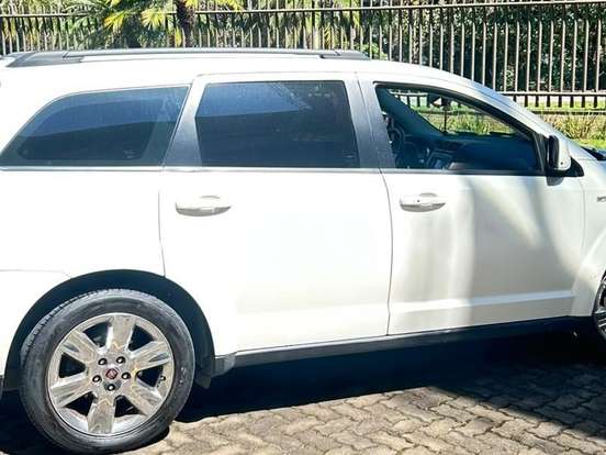 FIAT-FREEMONT-2.4 PRECISION 16V GASOLINA 4P AUTOMÁTICO FIAT-FREEMONT-2012