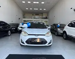 FORD FIESTA 1.6 ROCAM SE 8V FLEX 4P MANUAL FORD FIESTA 1.6 ROCAM SE 8V FLEX 4P MANUAL