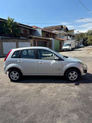 FORD-FIESTA-2012
