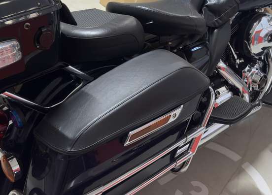 HARLEY-DAVIDSON-ROAD KING POLICE-2015