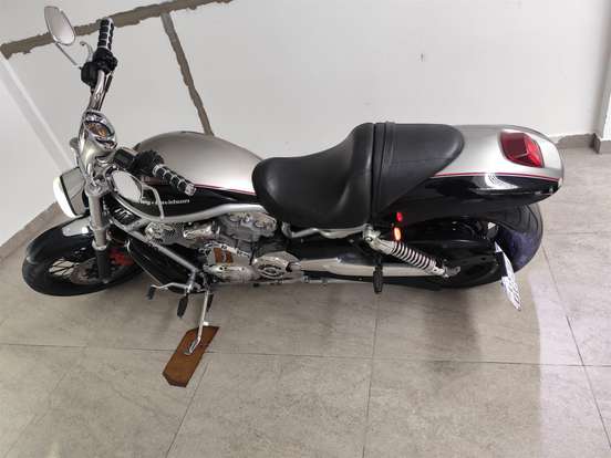 HARLEY-DAVIDSON-V-ROD-2009