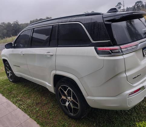 JEEP COMMANDER 2.0 TD380 TURBO DIESEL OVERLAND AT9