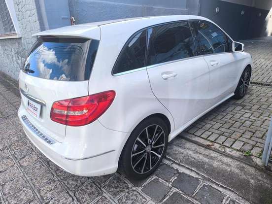 MERCEDES-BENZ-B 200-1.6 SPORT TURBO GASOLINA 4P AUTOMÁTICO MERCEDES-BENZ-B 200-2013