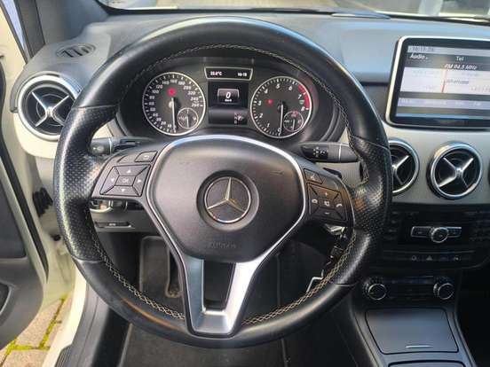 MERCEDES-BENZ-B 200-1.6 SPORT TURBO GASOLINA 4P AUTOMÁTICO MERCEDES-BENZ-B 200-2013