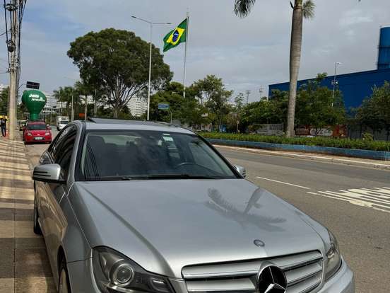 MERCEDES-BENZ-C 200-1.8 CGI AVANTGARDE 16V GASOLINA 4P AUTOMÁTICO MERCEDES-BENZ-C 200-2013