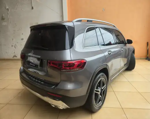 MERCEDES-BENZ-GLB 200-2020