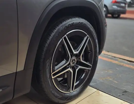 MERCEDES-BENZ-GLB 200-2020