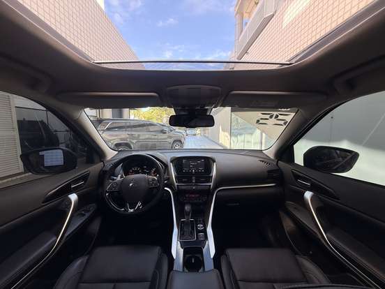 MITSUBISHI-ECLIPSE CROSS-2024