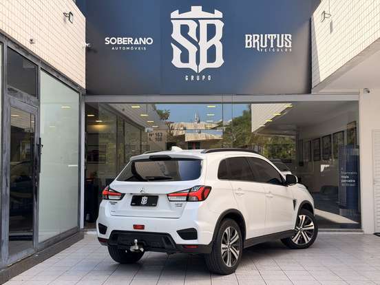 MITSUBISHI-OUTLANDER-2020
