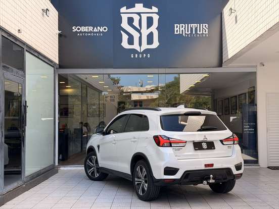 MITSUBISHI-OUTLANDER-2020